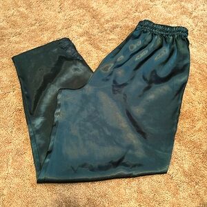 Victoria’s Secret Size Medium Gold Label Hunter Green Satin PJ Pants